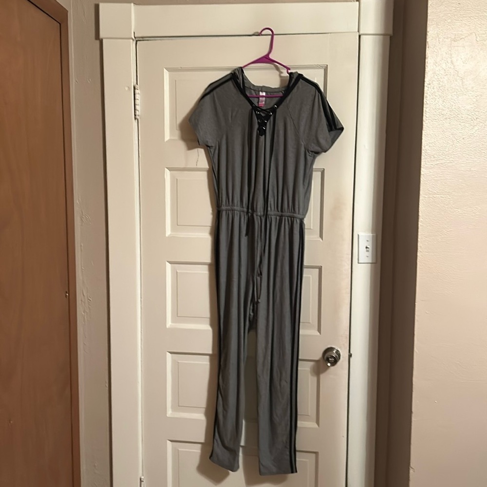 COPY - No Boundaries gray with black stripes jumpsuit with hood, size XL (1…